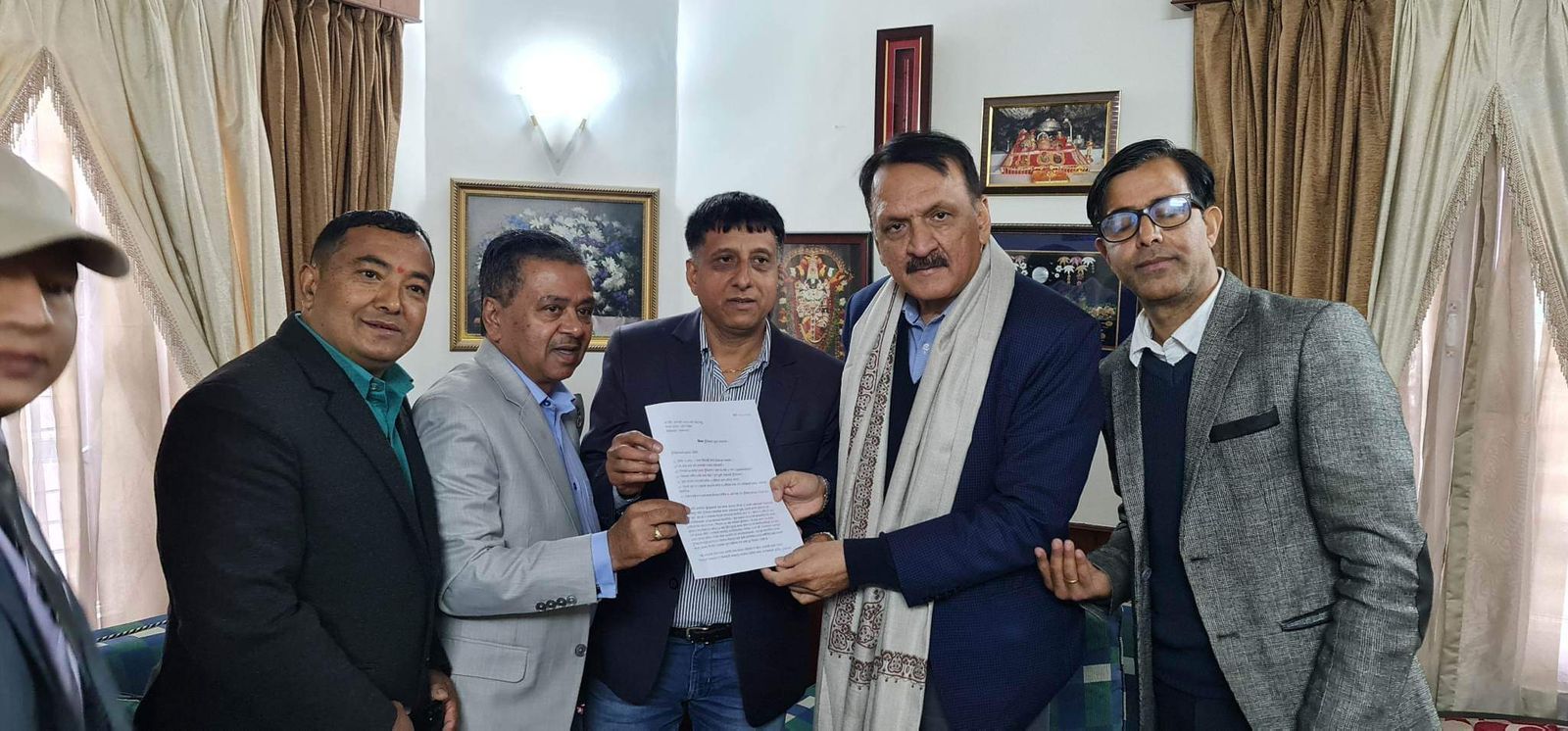 नयाँ स्टक एक्सचेन्जको प्रकृयाँ अगाडी बढाउन लगानीकर्ताको माग, अर्थमन्त्रीलाई दिए ६ बुँदे सुझाव