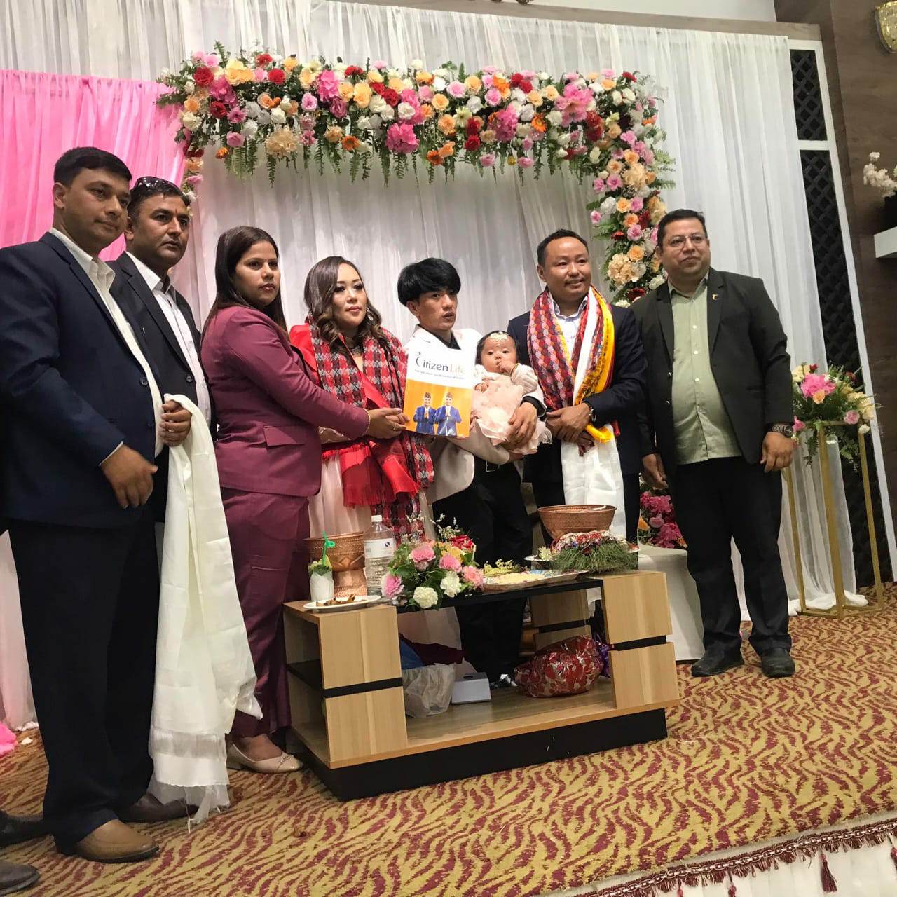 राईले छोरीको अन्नप्रासनमा दिए बीमा पोलिसी उपहार