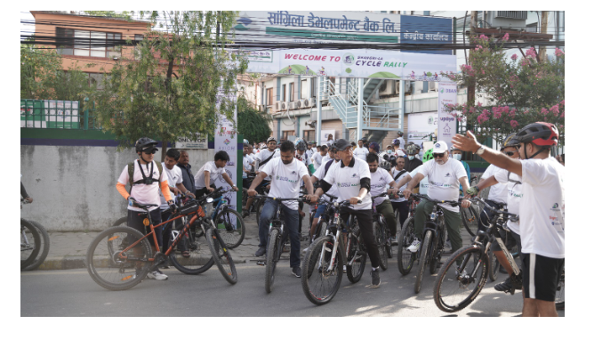 वातावरण दिवसको अबसरमा सांग्रिला डेभलमेन्ट बैंकको साइकल र्यााली आयोजना