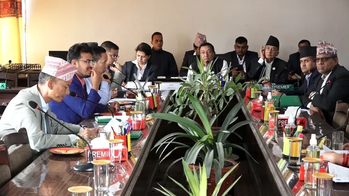 ब्रोकर लाइसेन्स रोक्ने अर्थसमितिको गैरकानुनी कदम