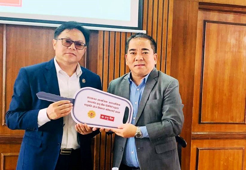 प्रभु बैंकद्धारा पशुपति क्षेत्र विकास कोषलाई हाइड्रोलिक गाडी हस्तान्तरण