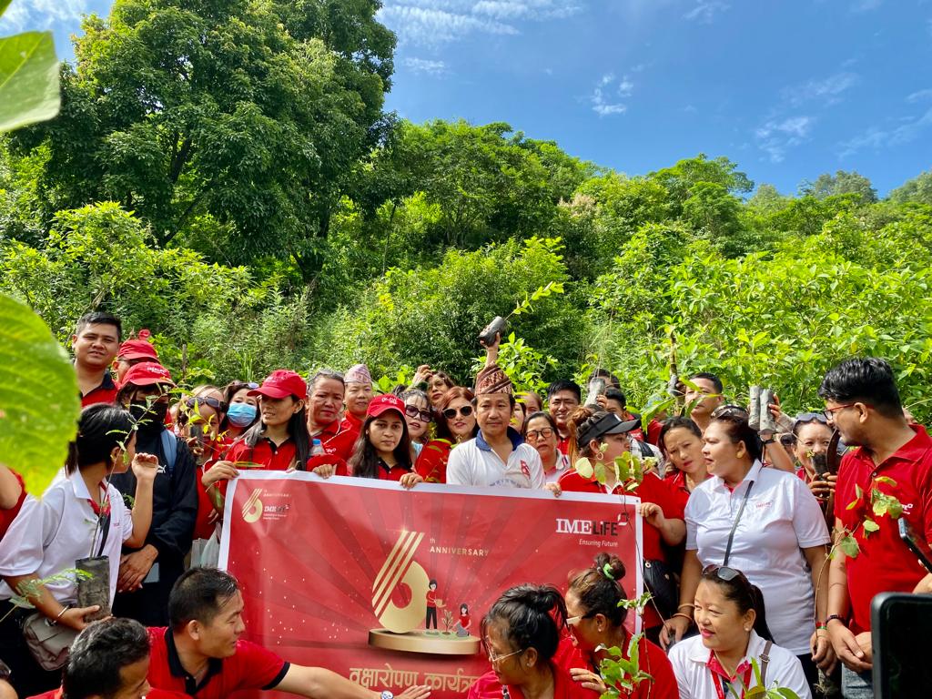 आइएमई लाइफद्धारा मेयर साम्पाङको वृक्षारोपन अभियानमा १ हजार विरुवा प्रदान