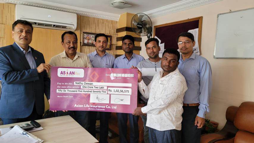 एशियन लाईफले दियो एक करोड रुपैयाँ दाबी भुक्तानी