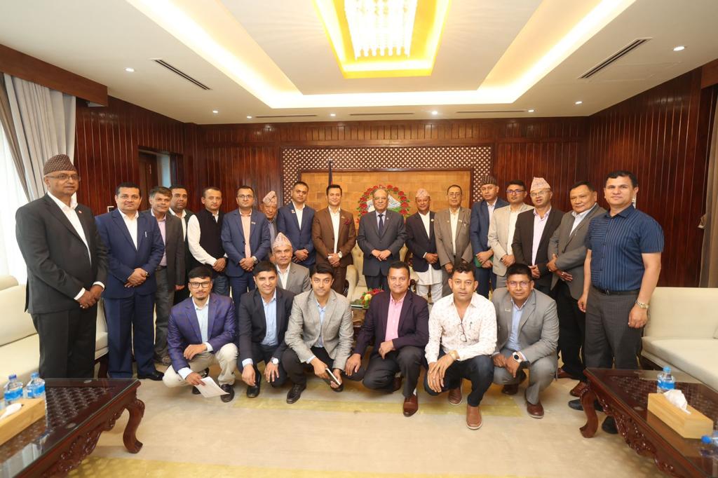 प्रधानमन्त्रीसँग ऊर्जा विकास दशक घोषणा गर्न इप्पानको माग