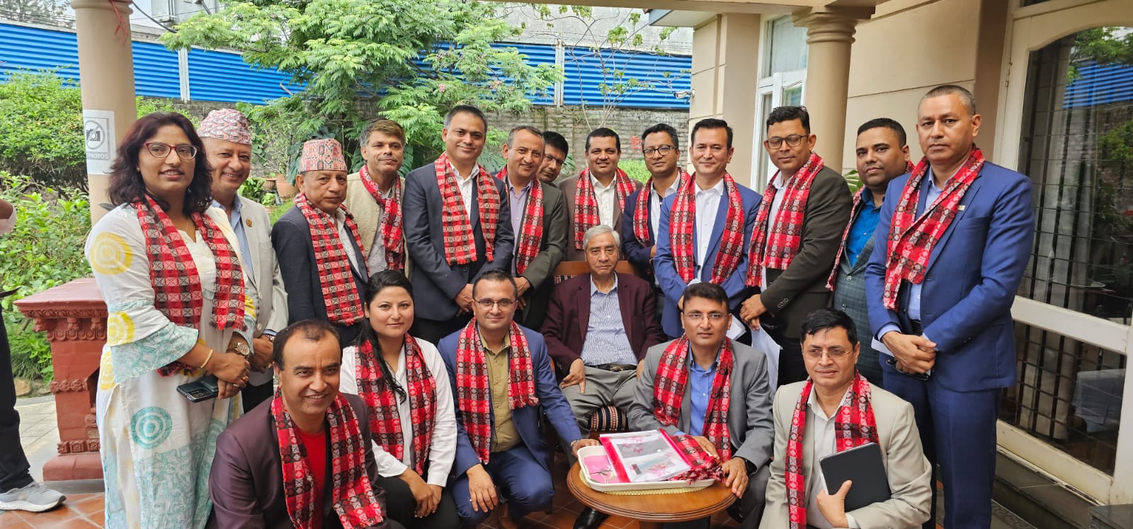 जलविद्युत आयोजनामा जग्गाको हदबन्दी हटाइदिन कांग्रेस सभापति देउवासँग इप्पानको अनुरोध