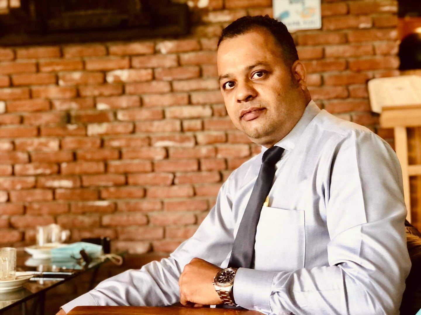 इन्स्योरेन्स क्षेत्रको व्यस्तताका बाबजुद पनि अनल गौतमको दुई कृति प्रकाशनमा