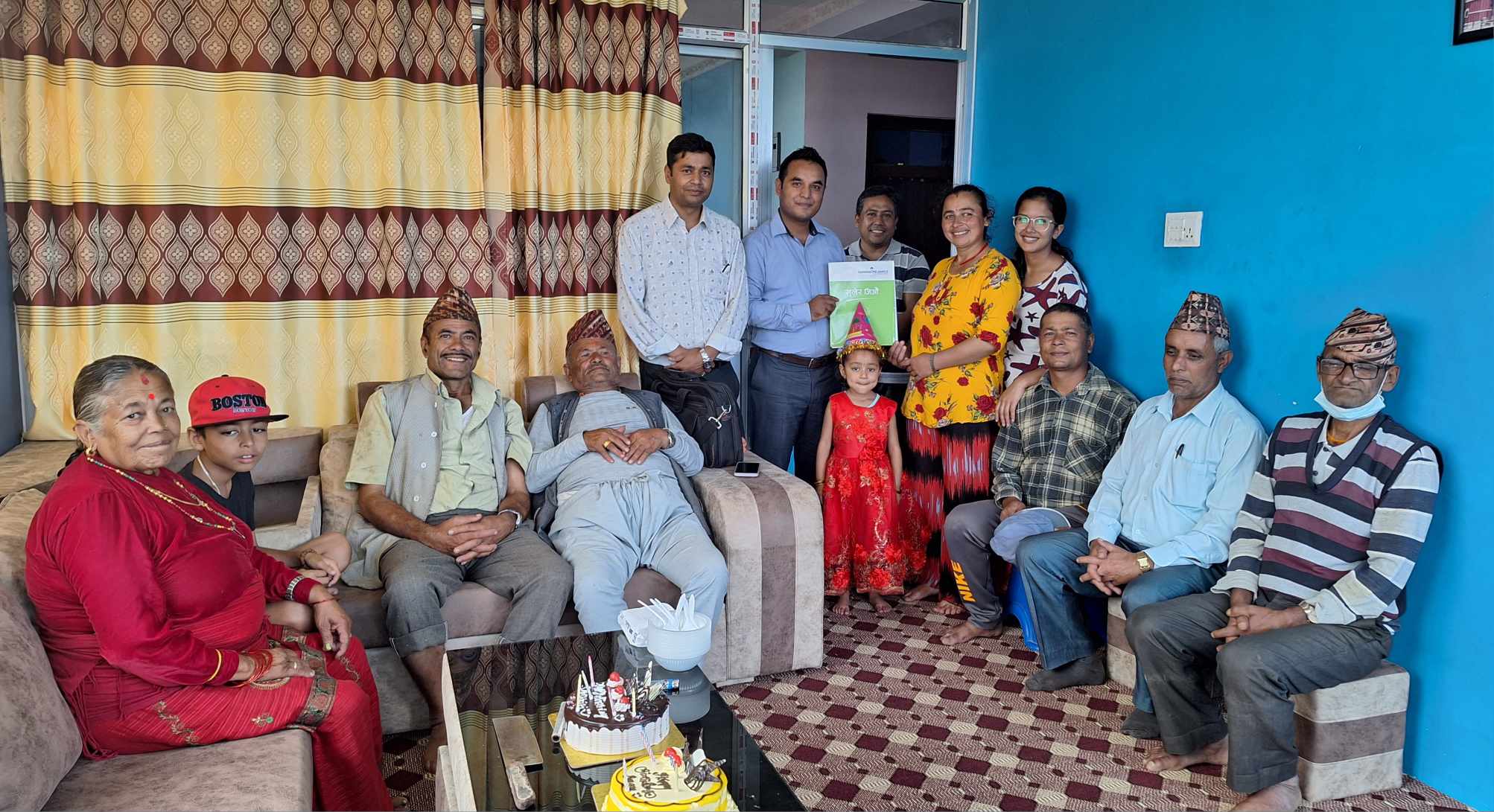 शिवरामले छोरीको जन्मदिनमा दिए १० लाखको बीमा पोलिसी उपहार