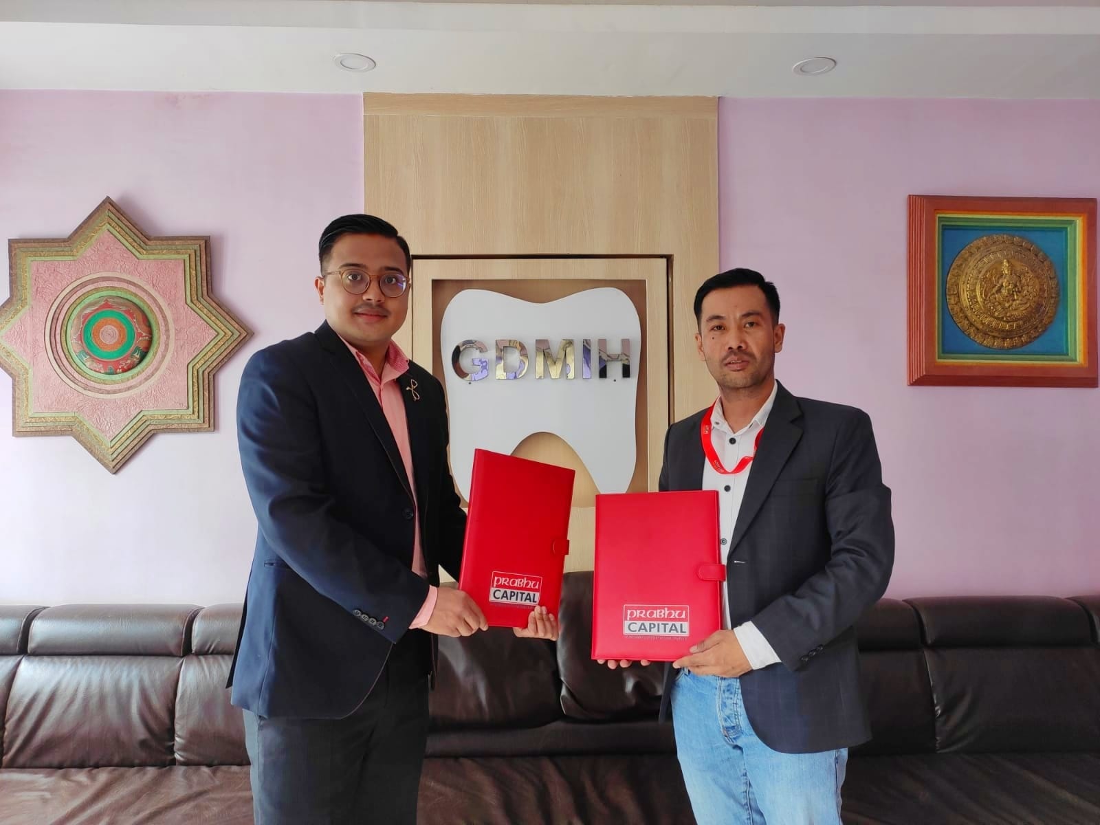 प्रभु क्यापिटलका हितग्राही ग्राहकले गुहेश्वरी डेन्टलको सेवामा आकर्षक छुट पाउने