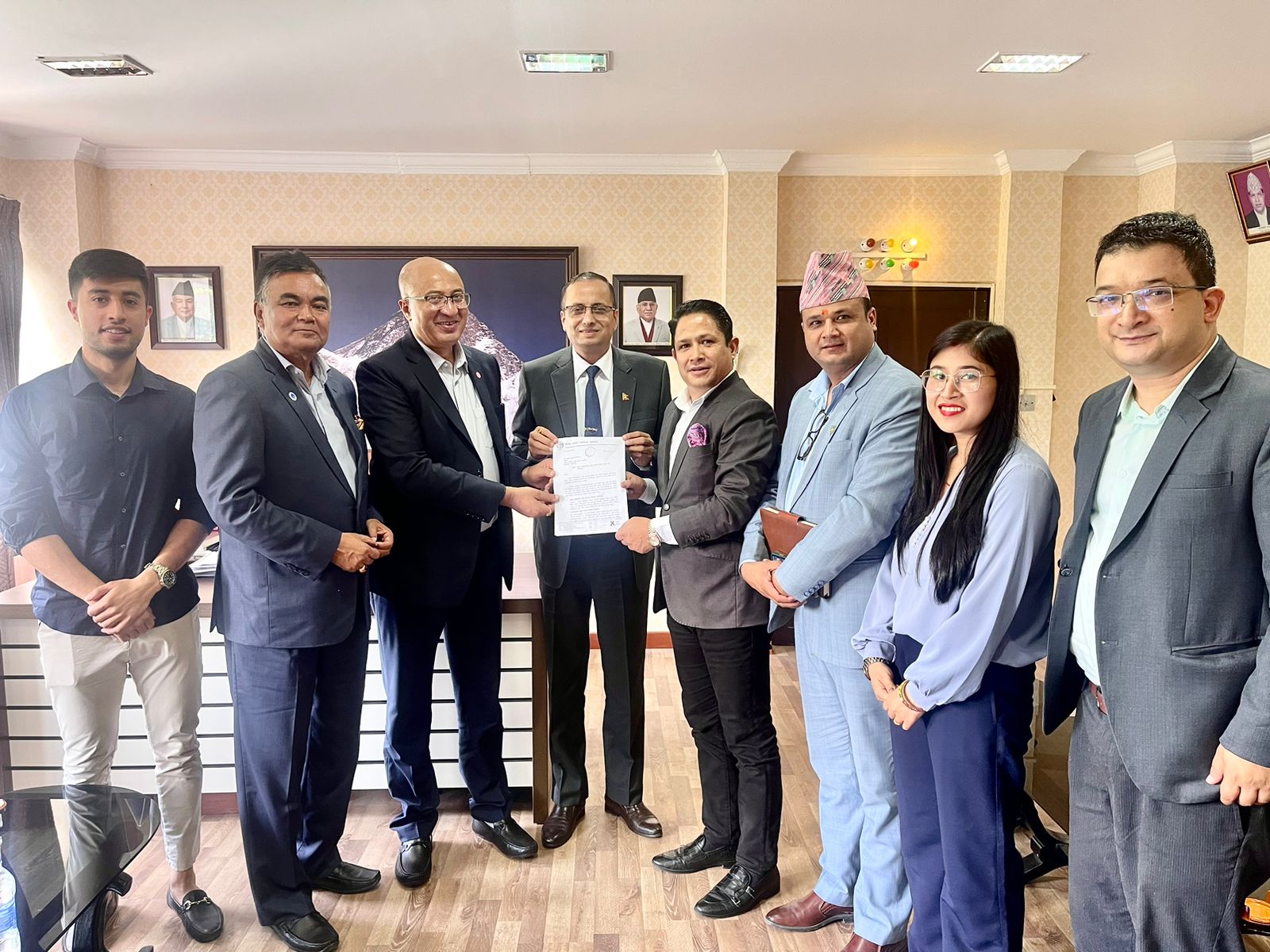 पर्यटन समिति र उद्योग सचिवबीच भेट, होटललाई उद्योगको मान्यता र फिटा परिवर्तन गर्न माग