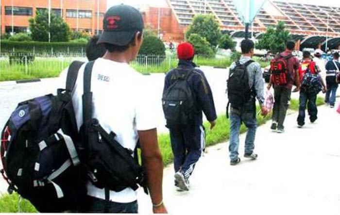 विदेश पलायनकाे डरलाग्दाे अवस्था, देशभित्र भविष्य नदेखेपछि परदेशिन बाध्य यूवा