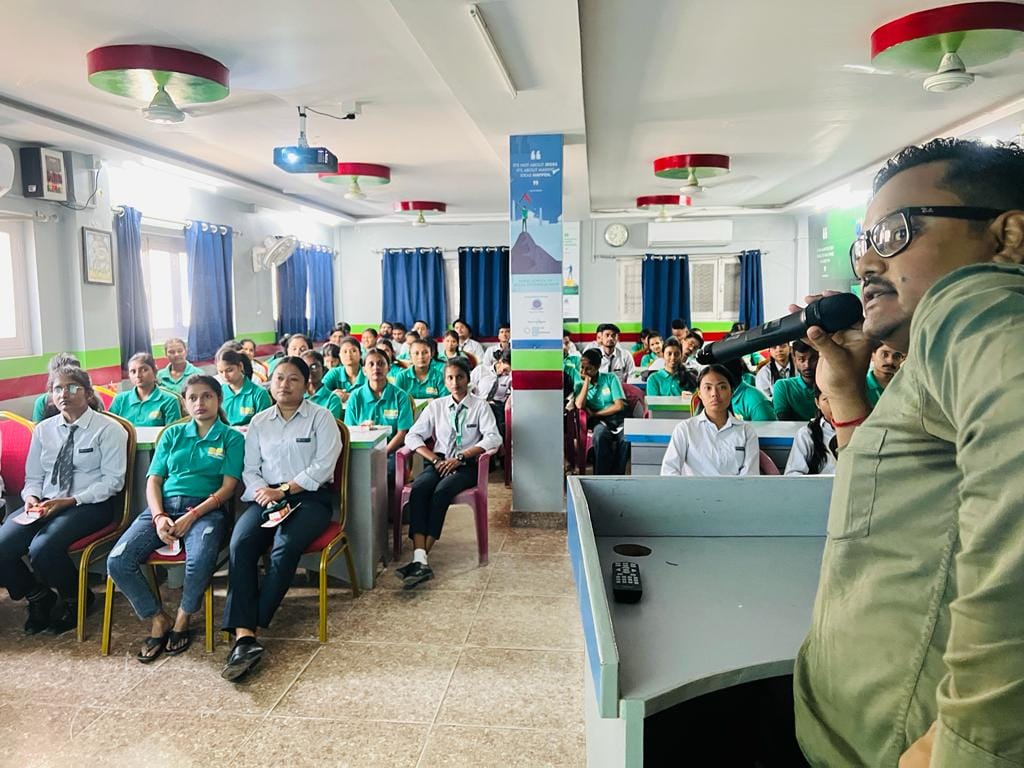 वीरगञ्ज पब्लिक कलेजमा शिखर इन्स्योरेन्सको बीमा सम्बन्धी कार्यक्रम सम्पन्न