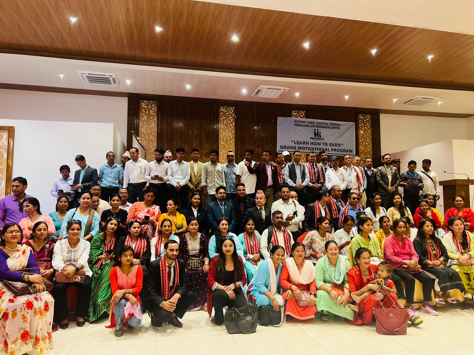 अन्तराष्ट्रिय प्रशिक्षकद्धारा हिमालय लाइफले अभिकर्तालाई दियो उत्प्रेरणात्मक तालिम