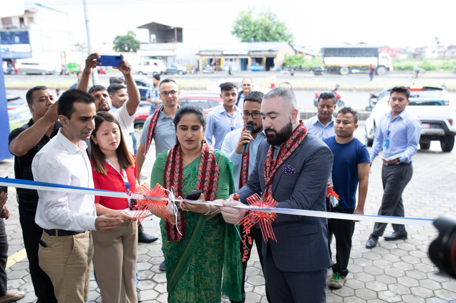 चितवनमा टाटाको नँया सोरुमबाट टियागो इभी र पन्चको बिक्री आरम्भ