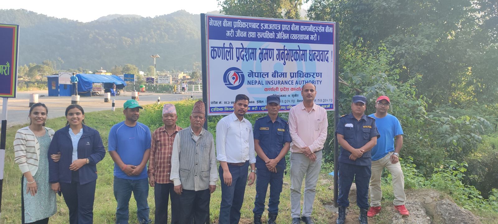 बीमा प्राधिकरणले सुर्खेतको विभिन्न स्थानमा राख्यो सचेतनामुलक होर्डिङ बोर्ड