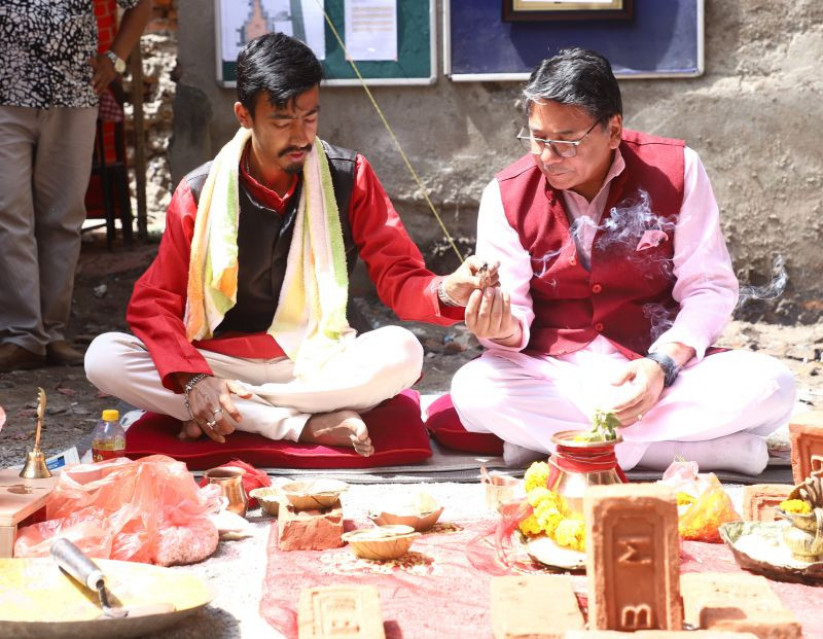 खिचापोखरीमा हिमालयन बैंकको भवन शिलान्यास