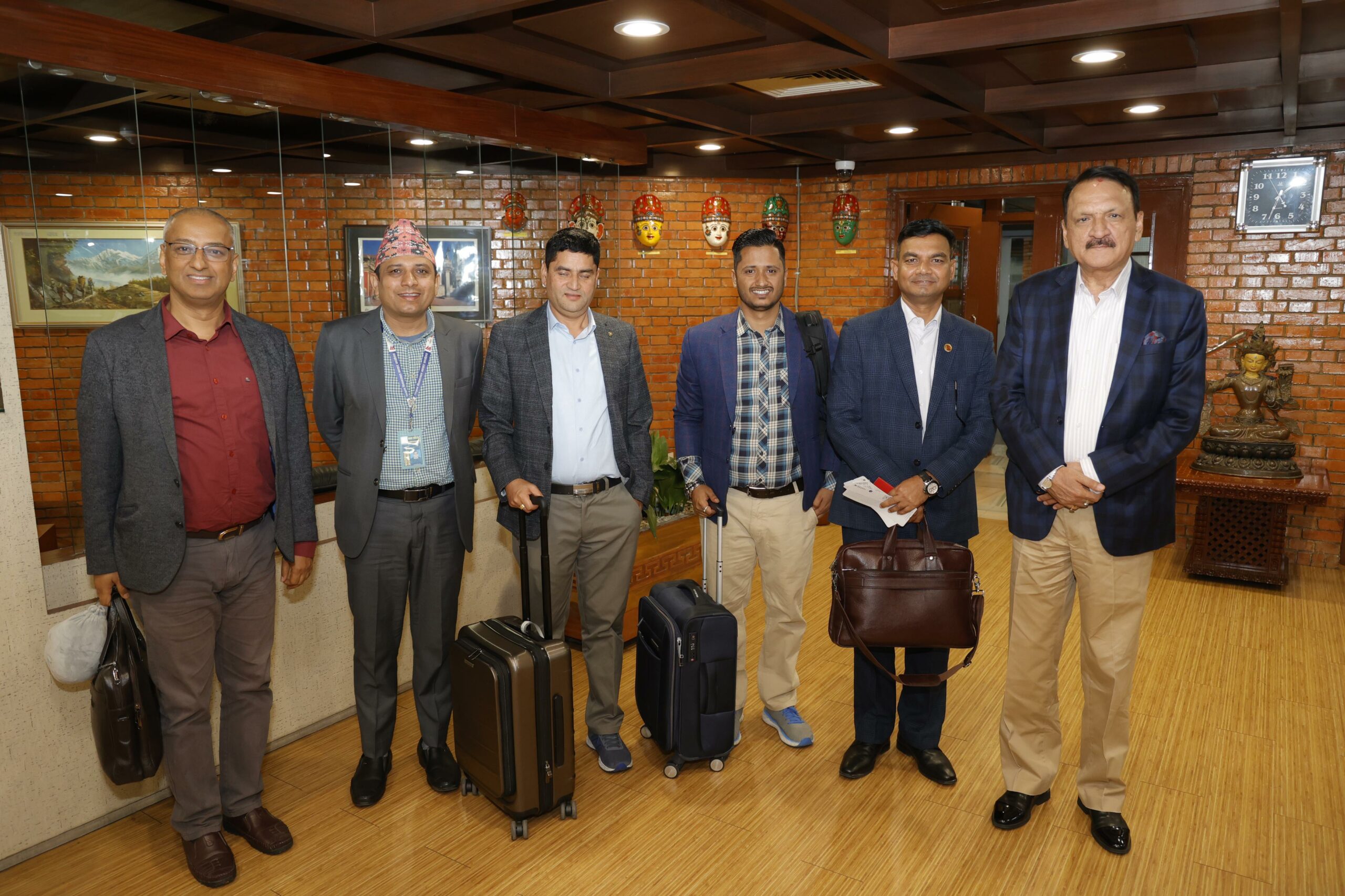 विश्व बैंकको वार्षिक बैठकमा भाग लिन अर्थमन्त्री डा. महत मोरक्को प्रस्थान