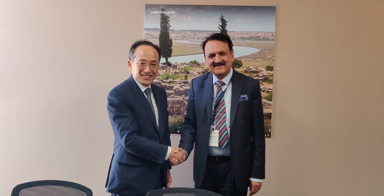 कोरियन उपप्रधानमन्त्रीसंग अर्थमन्त्री महतको भेटवार्ता