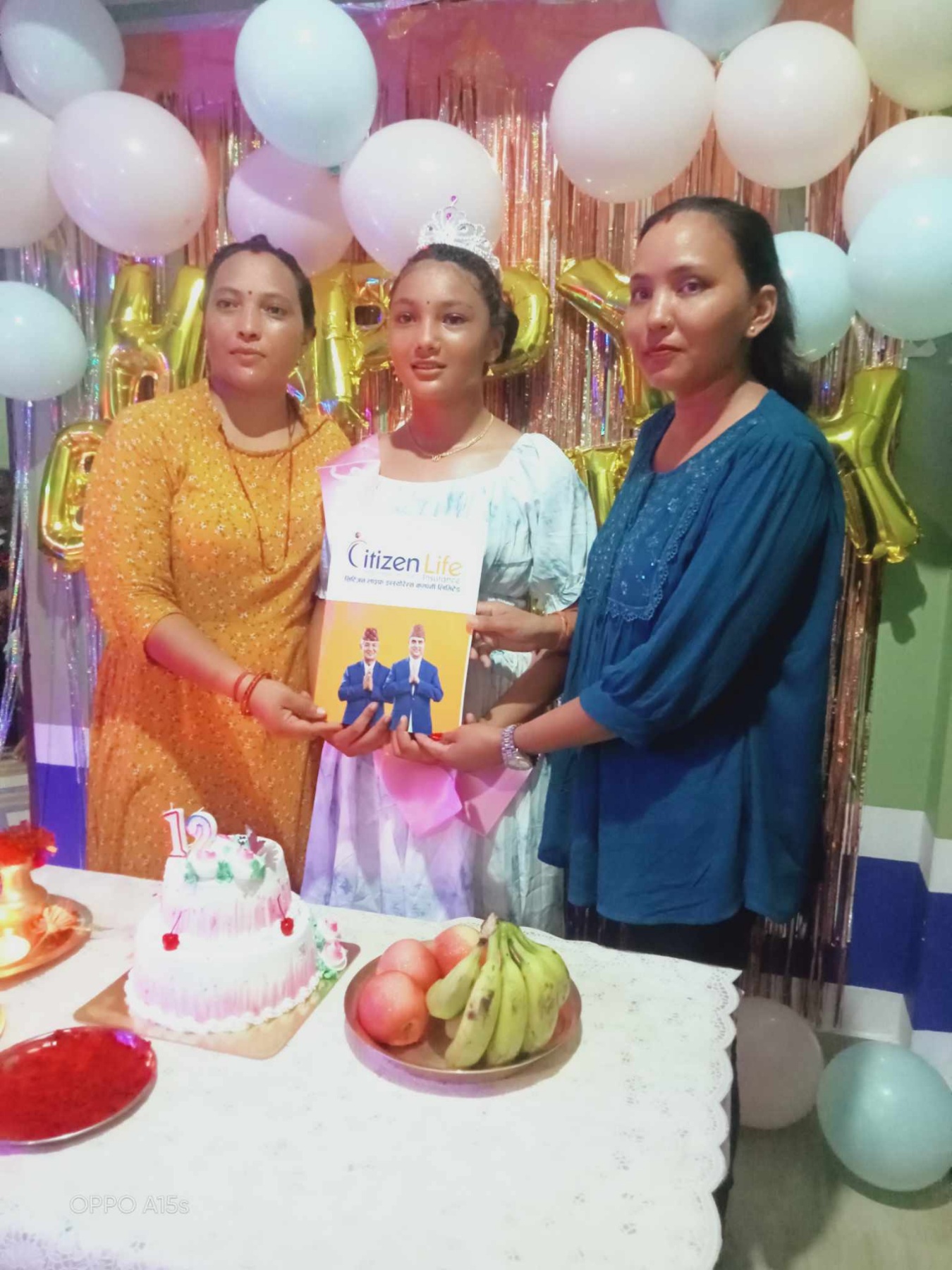 कृतिले आमालाई दिइन् सिटिजन जीवन सारथी बीमा पोलिसी उपहार