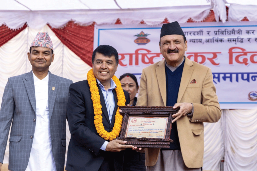 सबैभन्दा बढी कर दाखिला गर्नेमा ग्लोबल आइएमई बैंक सम्मानित