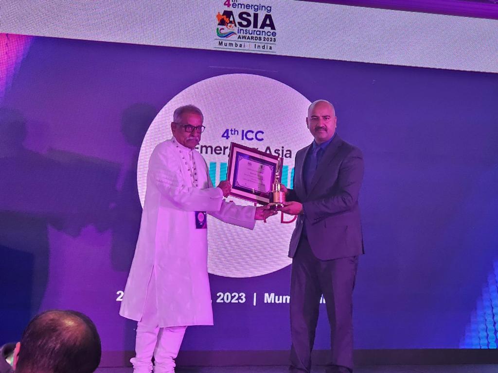 आइएमई लाइफ चौंथो इमर्जिङ एशिया इन्स्योरेन्स अवार्ड २०२३ बाट सम्मानित