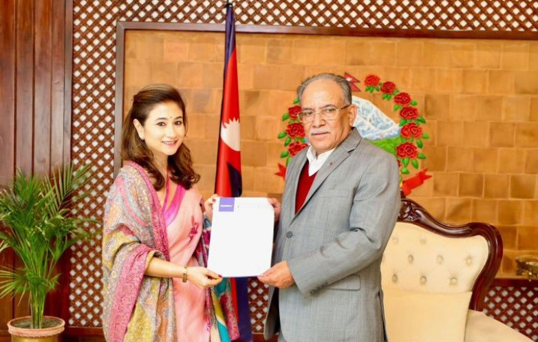 गोल्डस्टार शूजद्धारा भूकम्प पीडितलाई १० हजार थान जुत्ता तथा चप्पल सहयोग