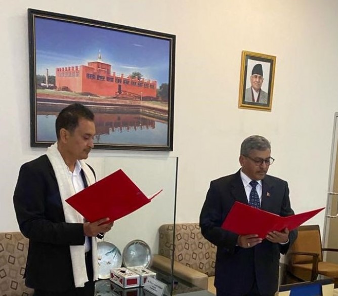 माछापुच्छ्रे बैंकका नवनियुक्त अध्यक्ष के.सी.ले ग्रहण गरे शपथ