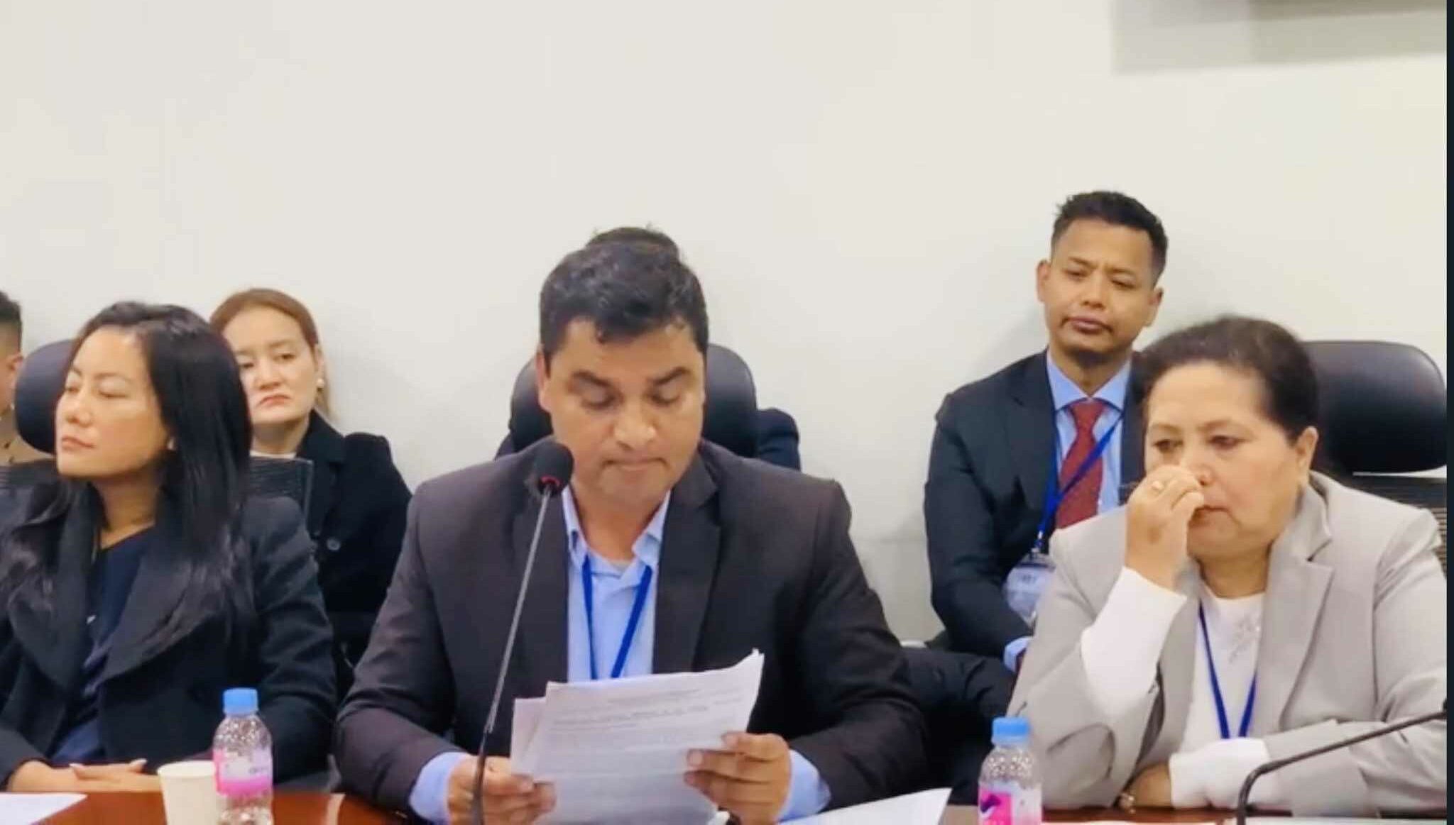 स्वास्थ्य बीमाका लागि पैसा छैन भन्दै कार्यक्रमै बन्द हुन्छ भन्दैछन् मन्त्री पाैडेल