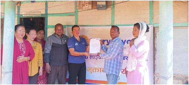 सूर्यज्योति लाइफ इन्स्योरेन्सद्वारा घातक रोगबापतको दाबी रकम भुक्तानी