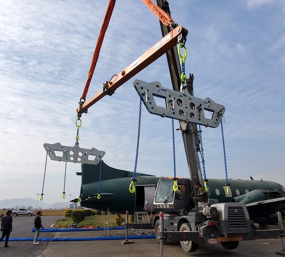 जब डोरीको सहायताले नेपाली सेनाको हवाई जहाजलाई उचालियो