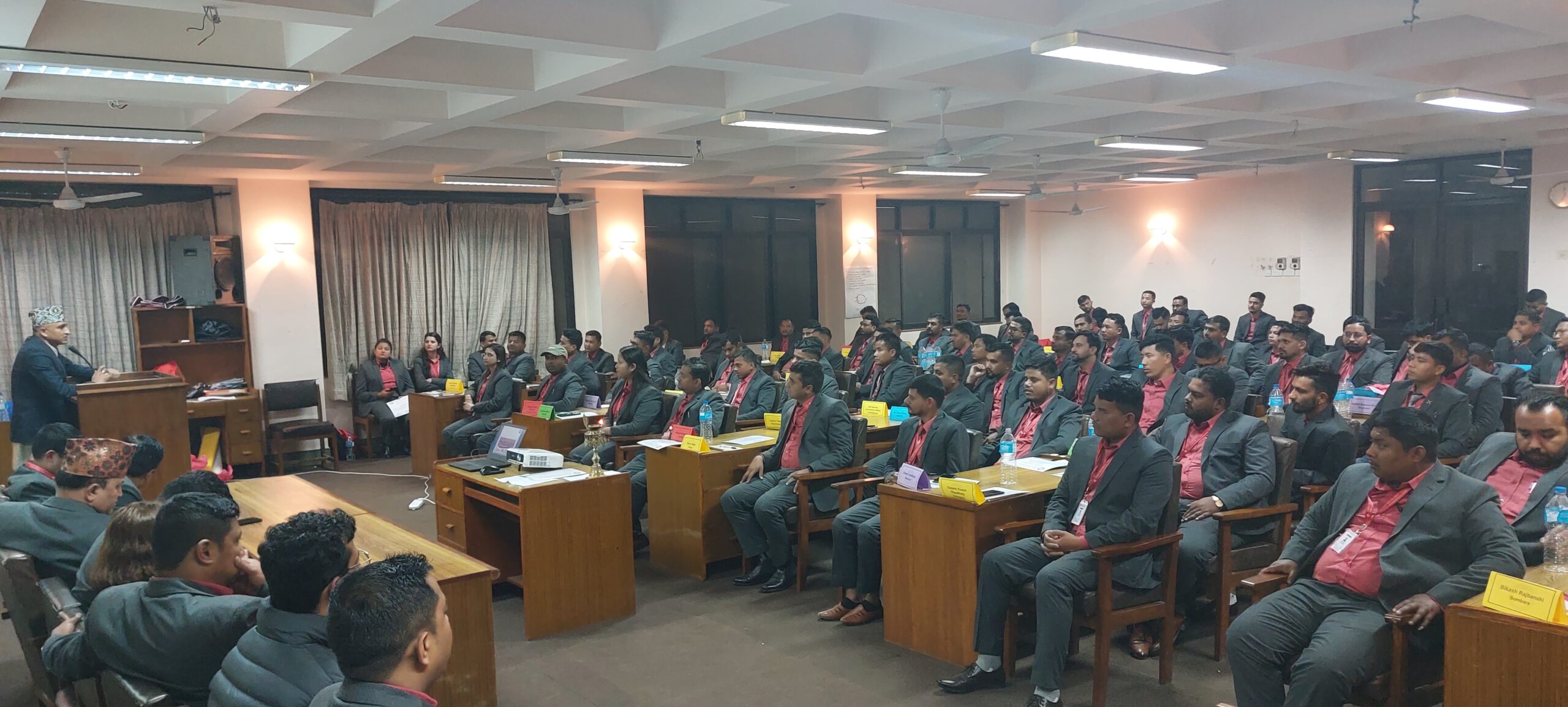 हिमालयन लघुवित्त वित्तीय संस्थाले कर्मचारीलाई दियो तालिम