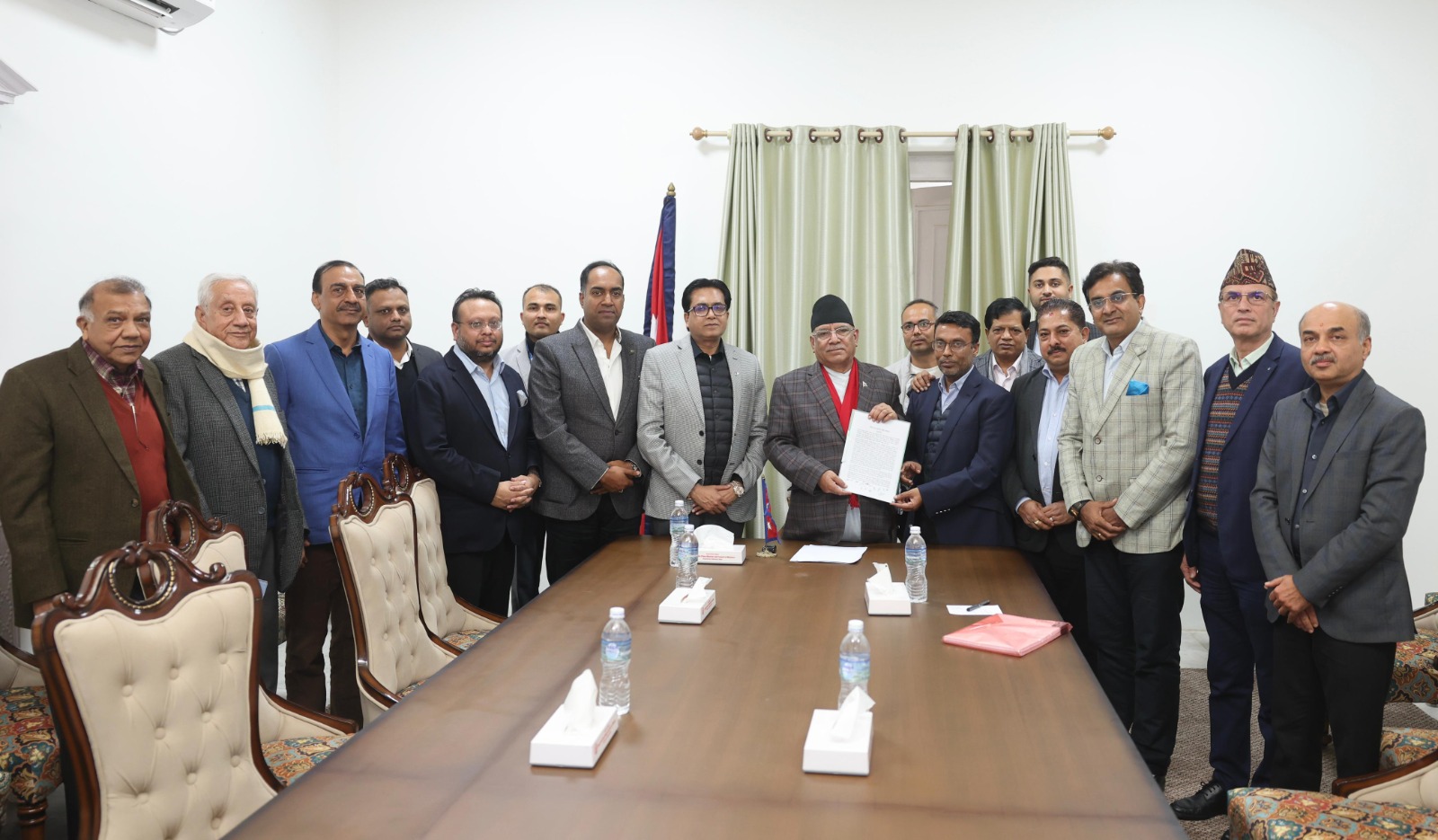 डेडिकेटेड र ट्रङ्कलाइन बिवाद समाधानका लागि उद्योगीहरुले प्रधानमन्त्रीलाई गराए ध्यानाकर्षण 