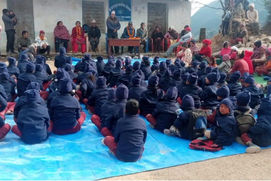 आरविवि मर्चेन्ट बैकिङ्गद्धारा १५० जना विधार्थीलाई न्यानो कपडा वितरण