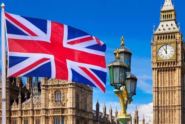 बेलायतमा पढ्न जाने विद्यार्थीले अब आफूसँग आश्रित व्यक्ति लैजान नपाउने, सुनक सरकारले उठायो यस्तो कदम