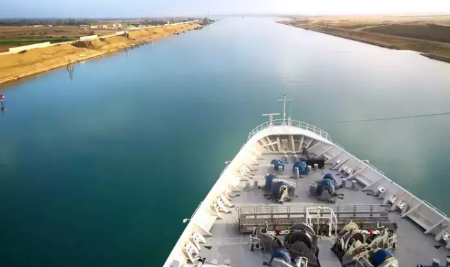 स्वेज नहर संकटः निर्यातकर्तालाई बीमा कम्पनीको रेड सिग्नल, सिपमेन्ट बीमा गर्न अस्वीकार