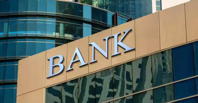 अमेरिकामा फेरि देखिन थाल्यो बैंकिङ संकट, अर्को एउटा बैंक टाँट पल्टिने अवस्थामा