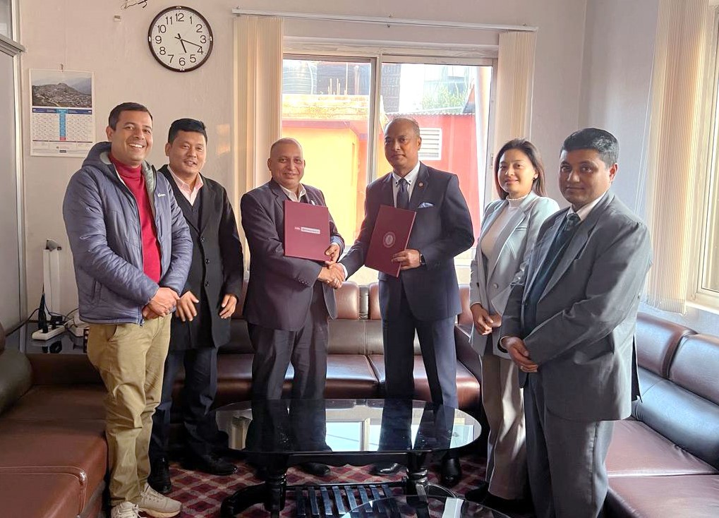 शुक्रराज ट्रपिकल अस्पतालमा हिमालयन बैंकको नगद संकलन काउन्टर सञ्चालन