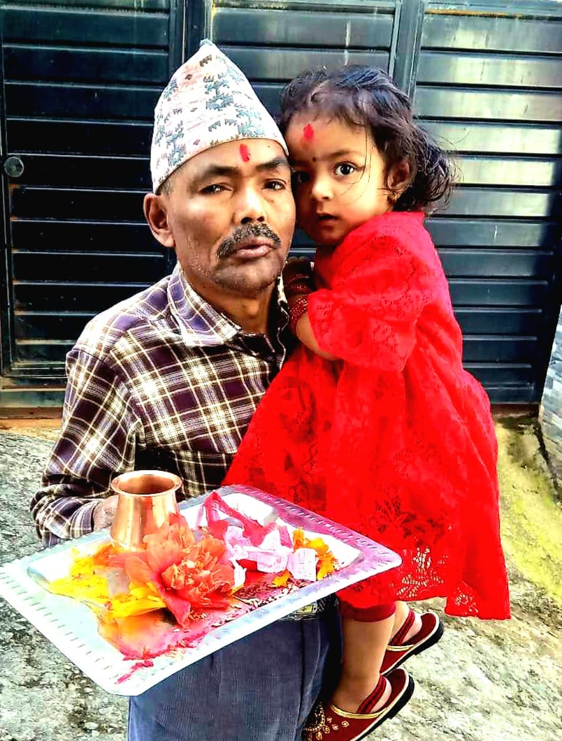 विष्णुले नातिनीको जन्मदिनमा दिए १० लाख रुपैयाँको बीमा पोलिसी उपहार