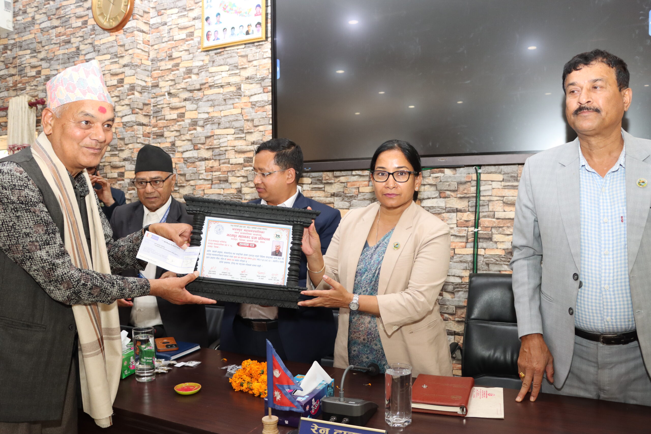 भरतपुर महानगर प्रज्ञा प्रतिष्ठानद्धारा स्रष्टालाई सम्मान