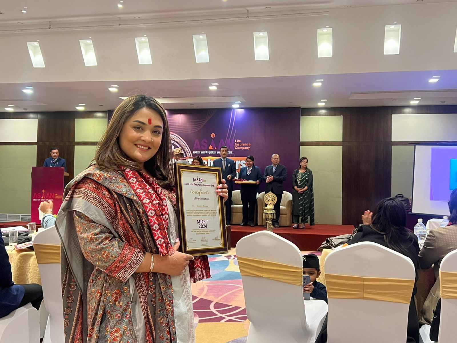 कलाकारिताबाट उदाएकी जान्वीलाई बीमाको साथ, अहिले अभिकर्ता पेसाबाटै नाम र दाम