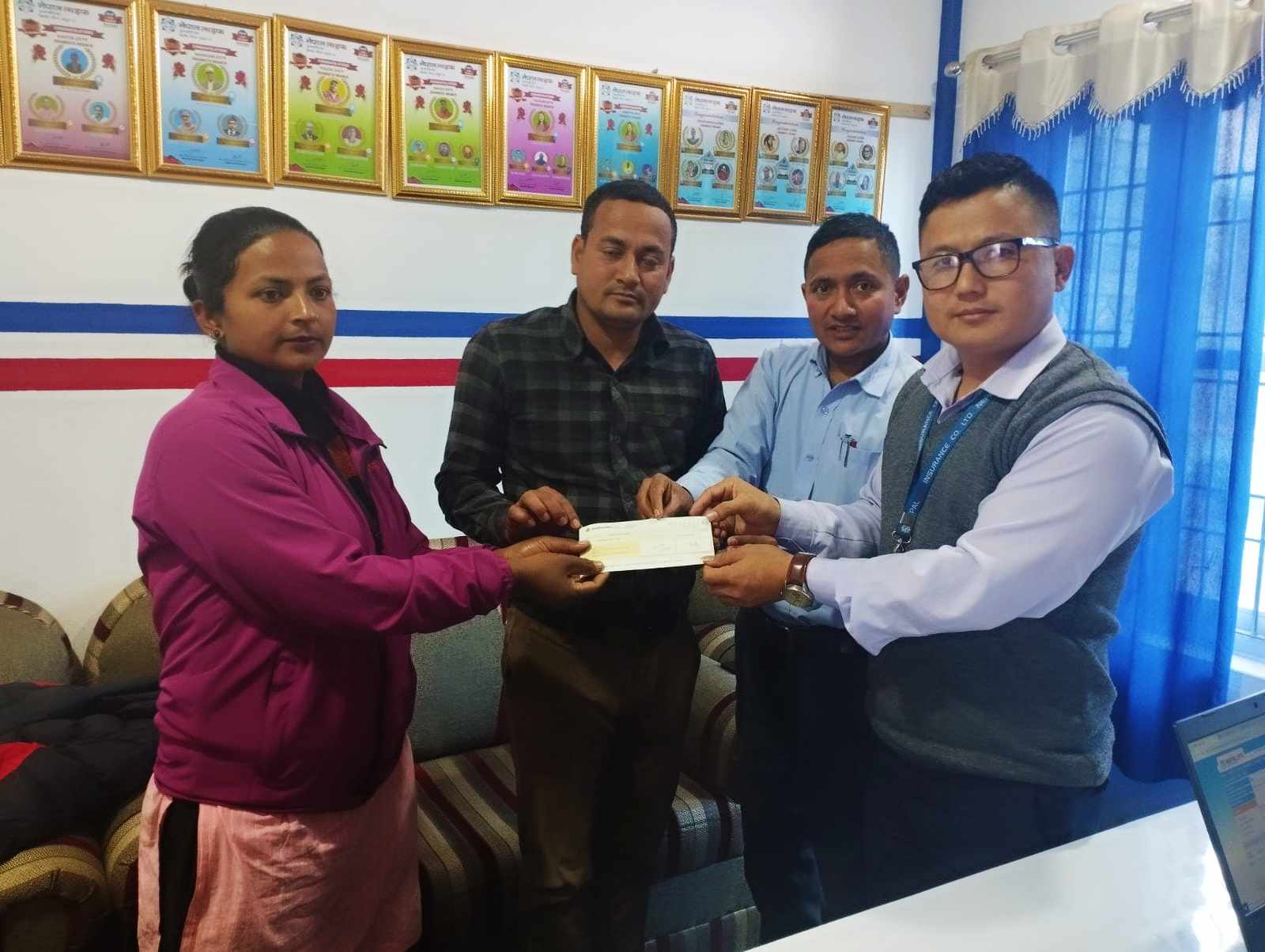 नेपाल लाइफको धनकुटा उपशाखाद्वारा १४ लाख रुपैयाँ मृत्यु दाबी भुक्तानी