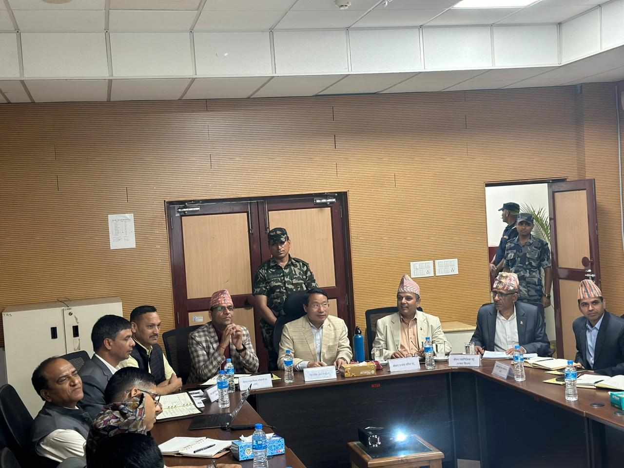 अर्थमन्त्री पुनद्वारा वीरगन्ज भन्सारको निरीक्षण