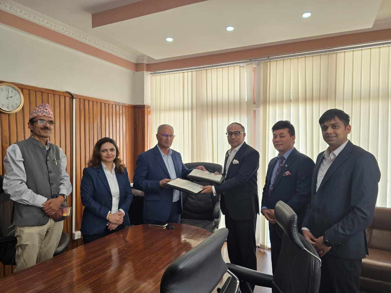 सगरमाथा लुम्बिनी इन्स्योरेन्सका नवनियुक्त अध्यक्ष मुलले ग्रहण गरे सपथ