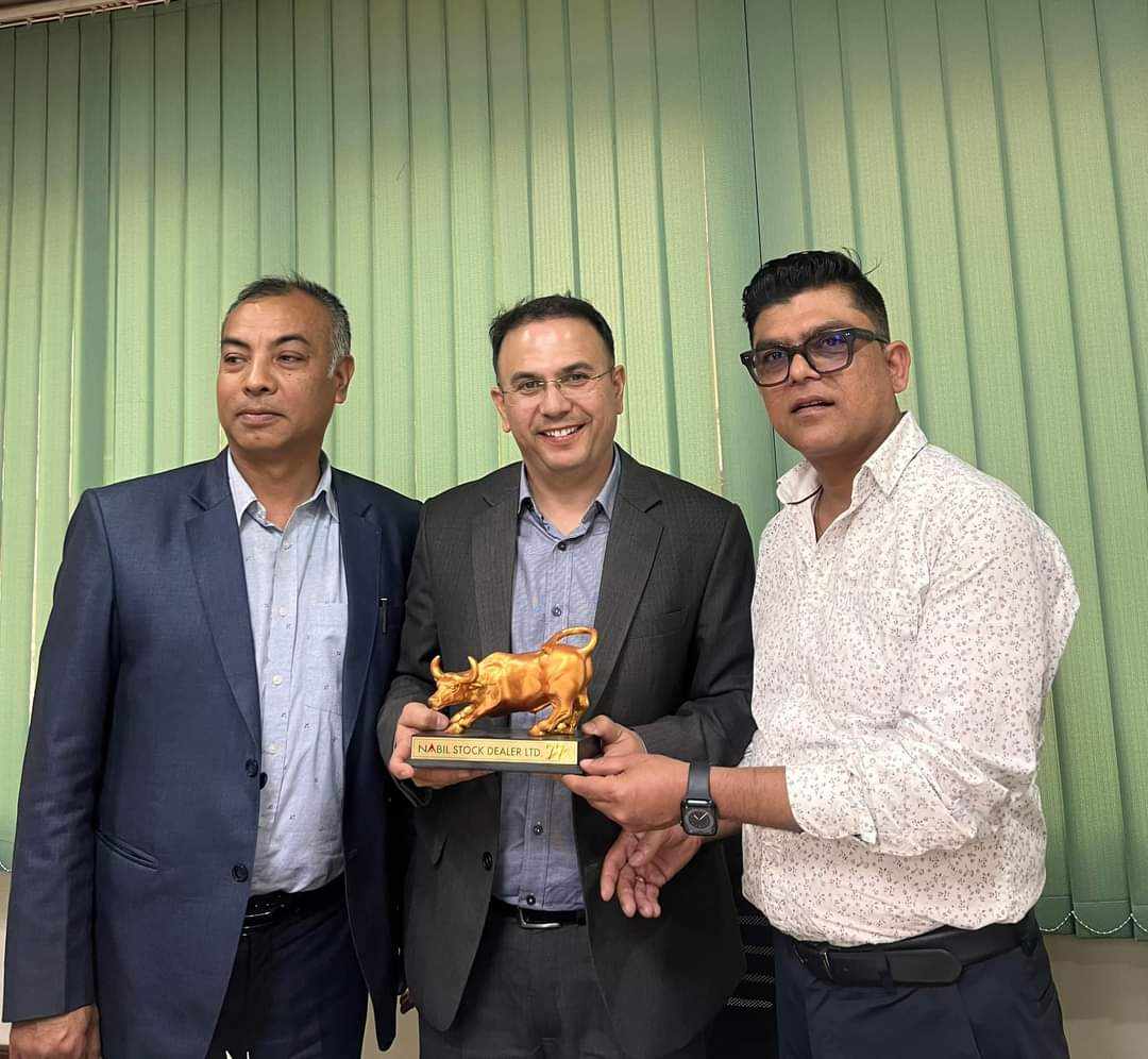 सीईओ देवकोटाले छोडे नबिल स्टक डिलर