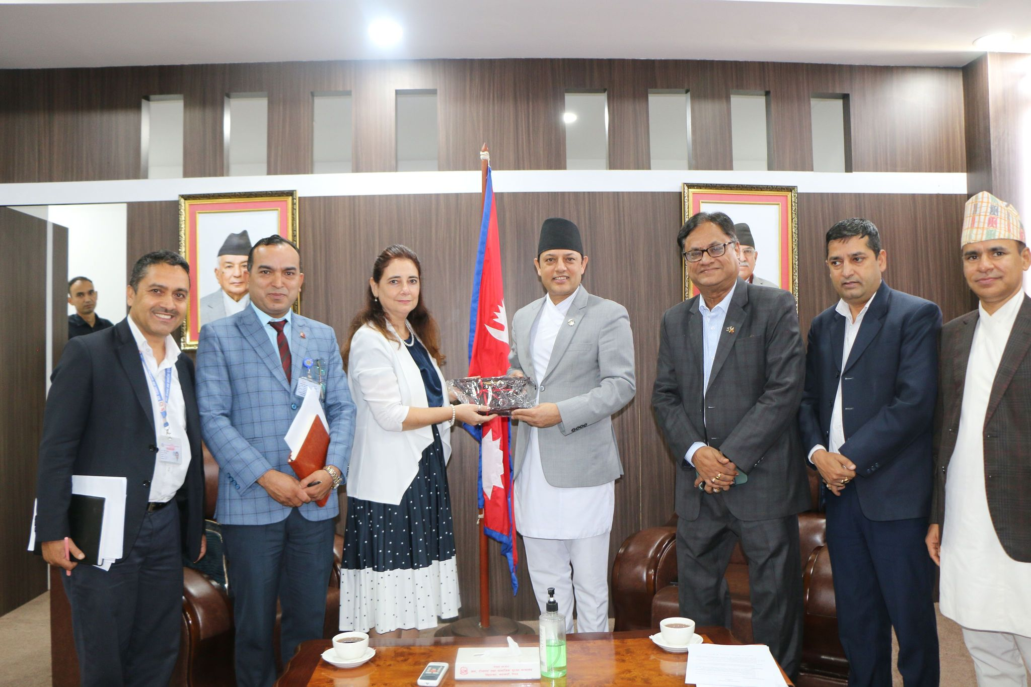 रोमानिया जाने नेपालीलाई नेपालमा नै भिसा उपलब्ध गराउने व्यवस्था गर्न आग्रह