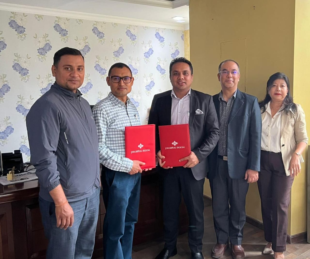 स्वस्तिक हेल्थ केयर सेन्टरमा प्रभु बैंकका ग्राहकले विशेष छुट पाउने