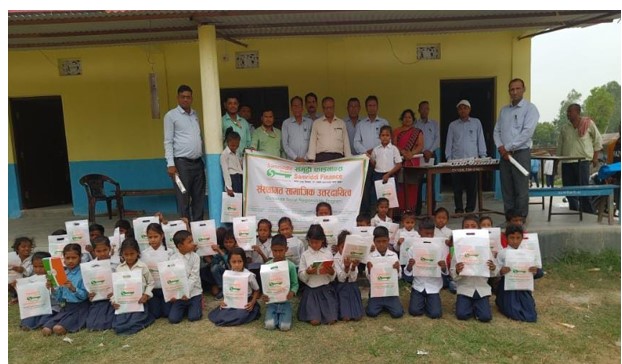 समृद्धि फाइनान्सद्धारा विपन्न वर्गका विद्यार्थिलाई स्टेशनरी वितरण