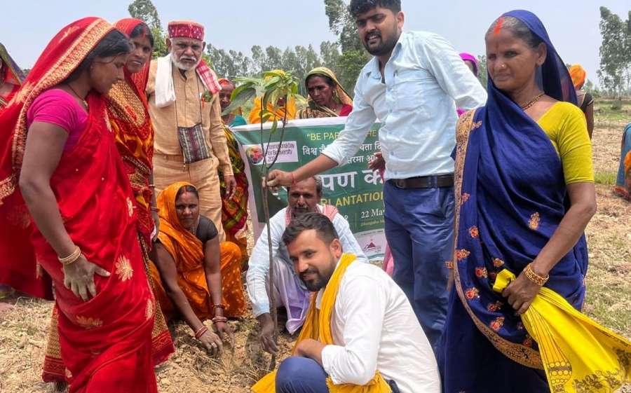 मुक्तिनाथ विकास बैंकद्वारा दुई जिल्लामा वृक्षरोपण कार्यक्रम सम्पन्न