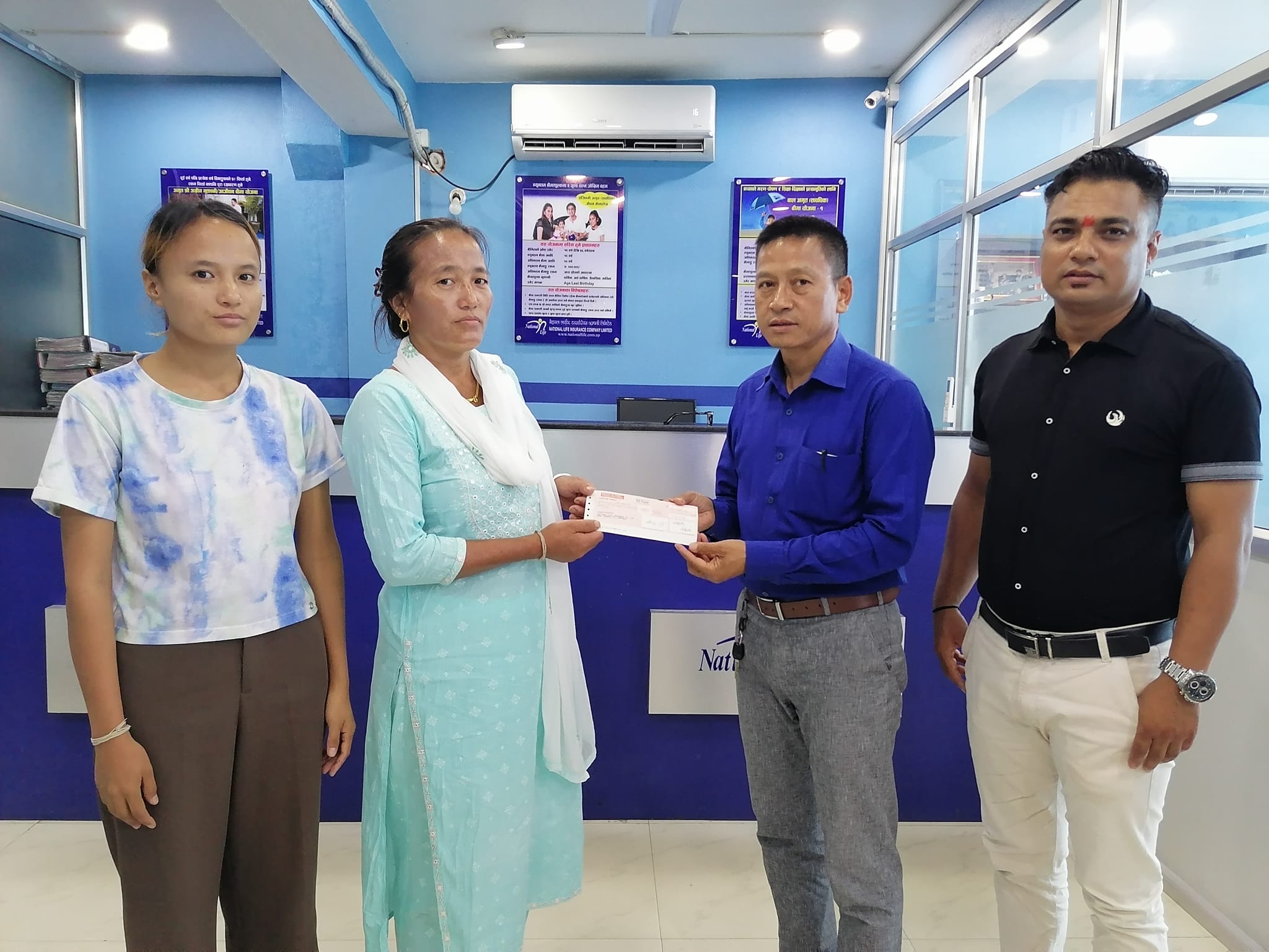 नेशनल लाइफद्वारा ६३ लाख ६५ हजार रुपैयाँ मृत्यु दाबी भुक्तानी