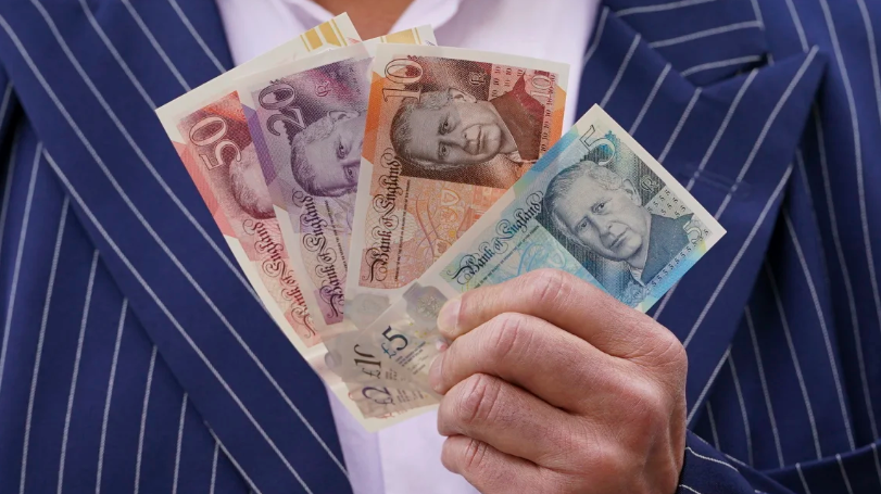 बेलायतमा राजा चार्ल्स तृतीयको तस्बिर अंकित बैंक नोट प्रचलनमा