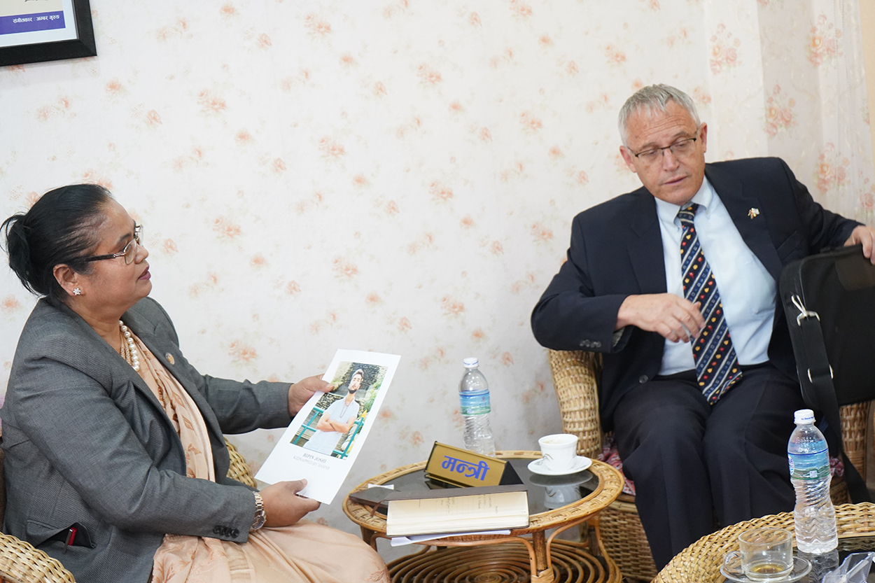 महिला मन्त्री चौधरी र इजरायली राजदूत गोडरबिच शिष्टाचार भेट